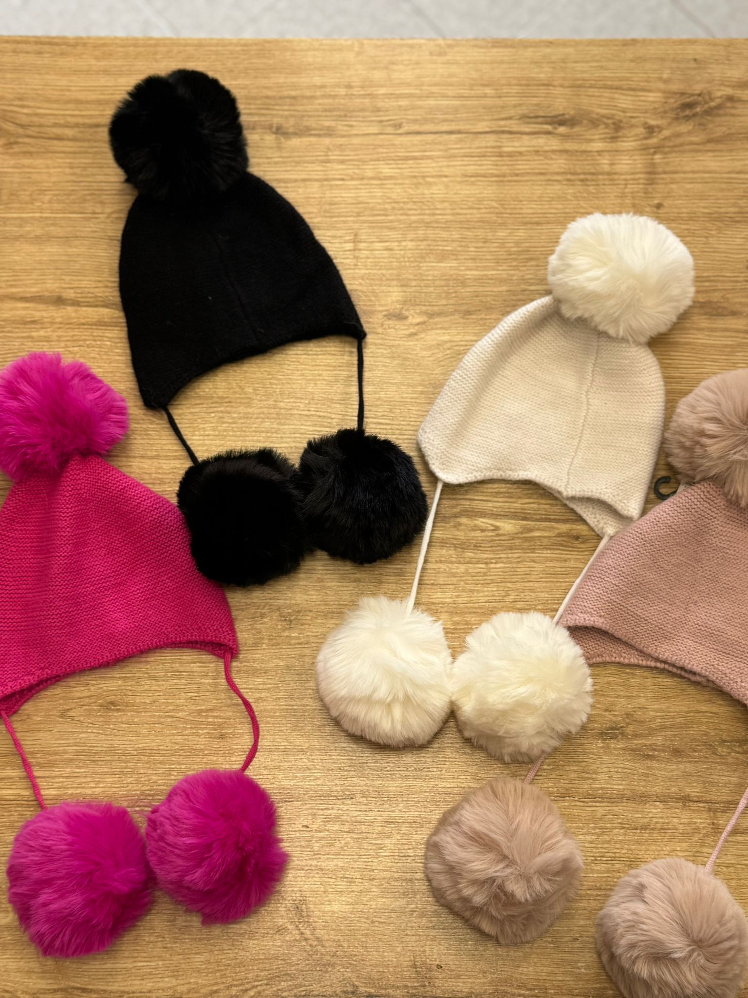 Cappello bimba PON PON