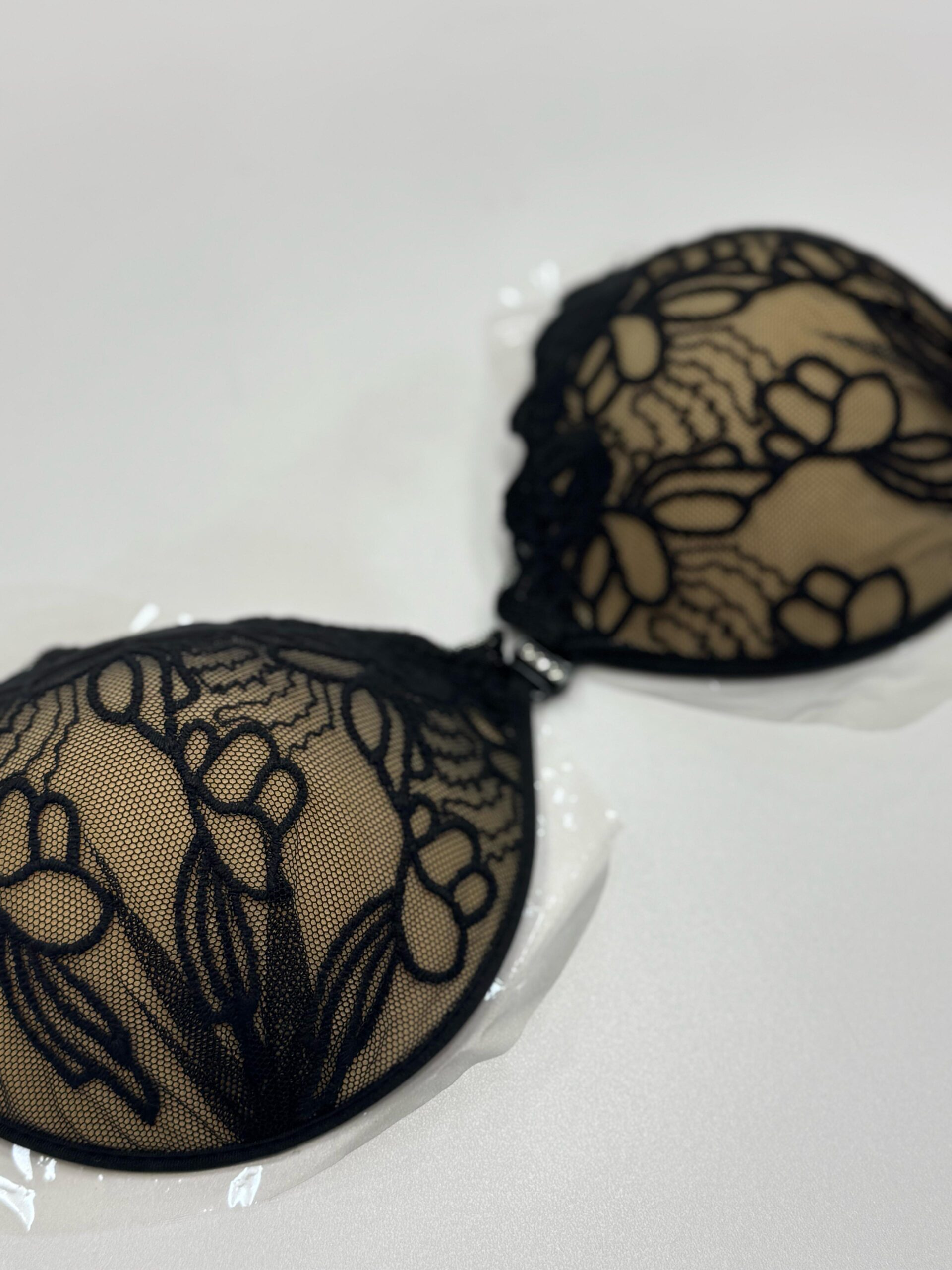 Reggiseno Pizzo Attack!